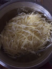 香喷喷的凉拌土豆丝做法图解4)