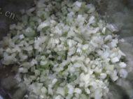芹菜馅水饺做法图解2)