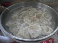 美味的猪肉芹菜馄饨做法图解12)