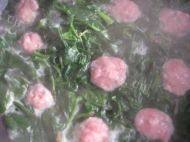 菠菜肉丸汤做法图解15)