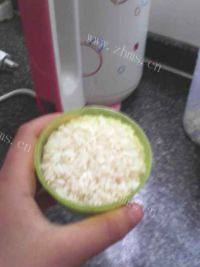 美味的核桃花生米糊做法图解3)