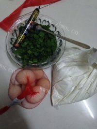 口感丰厚的韭菜鸡蛋煎饼做法图解1)