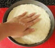 自制蜜汁叉烧鸡肉PIZZA做法图解2)