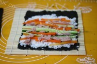 紫薯风味寿司做法图解6)