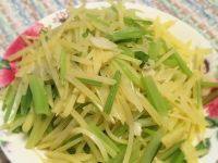 家常菜芹菜炒土豆丝