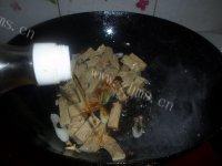 四溢的韭菜炒豆干做法图解7)