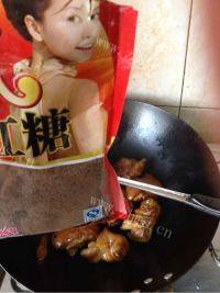 美味的黄豆烧猪蹄做法图解11)
