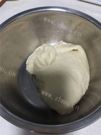 自制香葱肉松面包卷做法图解4)