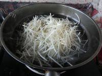 凉拌绿豆芽做法图解2)