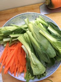 美味的韩式拌饭做法图解2)