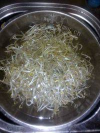 自制炒绿豆芽做法图解1)