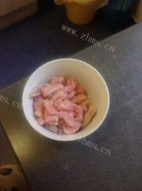 家常菜西兰花炒猪肉做法图解1)