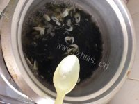 美味的虾皮紫菜蛋花汤做法图解6)