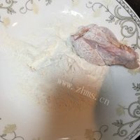 美味的炸鸡翅根做法图解4)