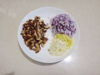美味的香菇卤肉饭做法图解2)