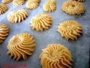 自制葱香玫瑰乳曲奇做法图解8)