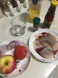 浇汁红酒龙利鱼做法图解1)