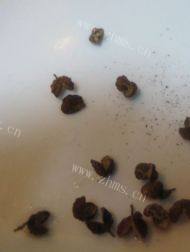 香糯的土豆焖排骨做法图解7)