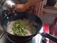 家常菜肉片炒四季豆做法图解8)