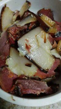 家常菜蒜薹炒腊肉做法图解1)