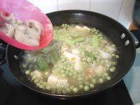 家常菜虾仁豆腐羹做法图解9)