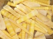 家常菜竹笋炖排骨做法图解2)