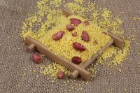 美味的小米花生粥做法图解1)