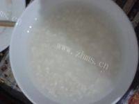 美味早餐糯米粥做法图解2)