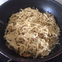 特色美食豆角焖面做法图解8)