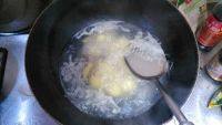 美味的牛肉土豆汤做法图解8)