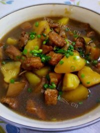 味道不错的土豆烧肉做法图解6)