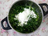 喷香的菠菜疙瘩做法图解4)