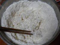 让人怀念的葱油饼做法图解1)