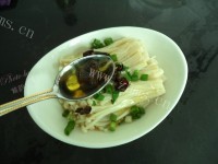 美味的白灼金针菇做法图解9)