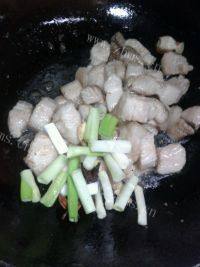 妈妈教我做梅干菜烧肉做法图解8)