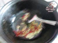 味道十足的鱼香茄条做法图解6)