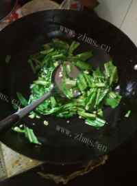 好吃的蒜蓉油麦菜做法图解5)