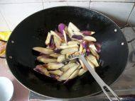 味道十足的肉末茄子做法图解4)