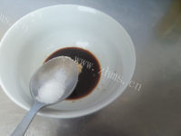 美味的煲仔饭做法图解8)