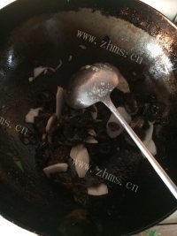 家常菜木耳炒山药做法图解5)