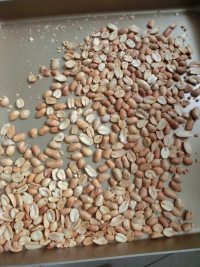 自制黑芝麻花生糖做法图解2)