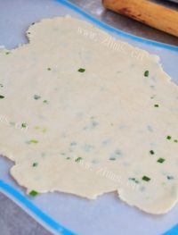 自制葱香苏打饼干做法图解6)