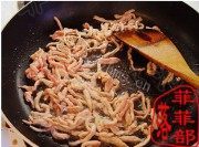 美味的福建虾炒面做法图解3)