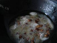 美味的油炸金蝉做法图解3)