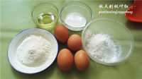 自制虎皮蛋糕卷做法图解1)
