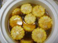 虫草花玉米排骨汤做法图解8)