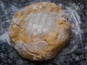 芝麻南瓜饼做法图解5)
