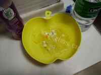 美味银耳莲子枇杷花粥做法图解1)