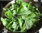 家常菜苋菜皮蛋汤做法图解4)