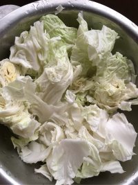 特下饭的猪肉白菜炖粉条做法图解2)